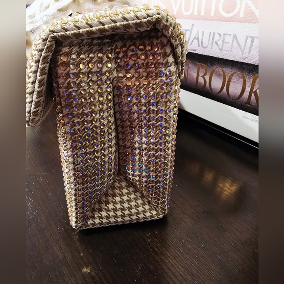 Kurt Geiger London Brixton Lock Shoulder Bag. - Picture 5 of 9